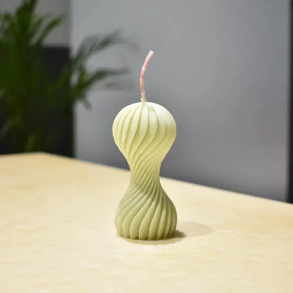 Round Wave Twirl Candle